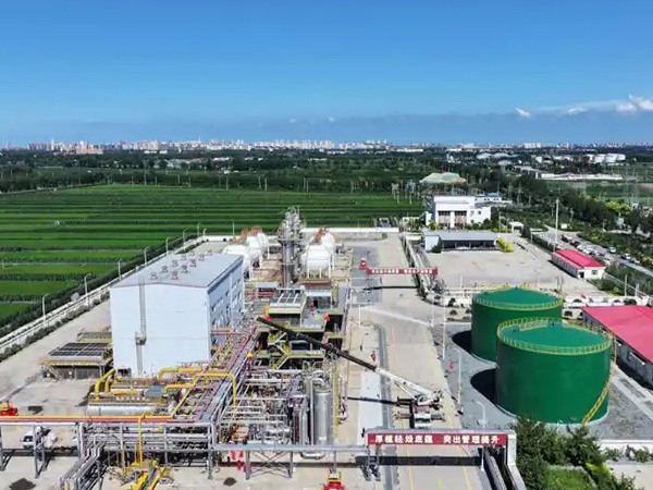 The Jinhai Oil Production Plant of Liaohe Oilfield has solved the sand production problem through an integrated process.